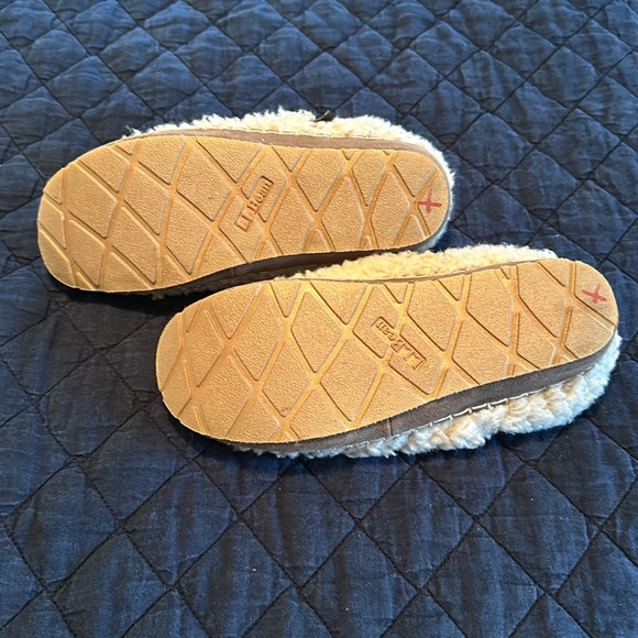 Beige, neutral LL Bean house shoes - Picture 4 of 5